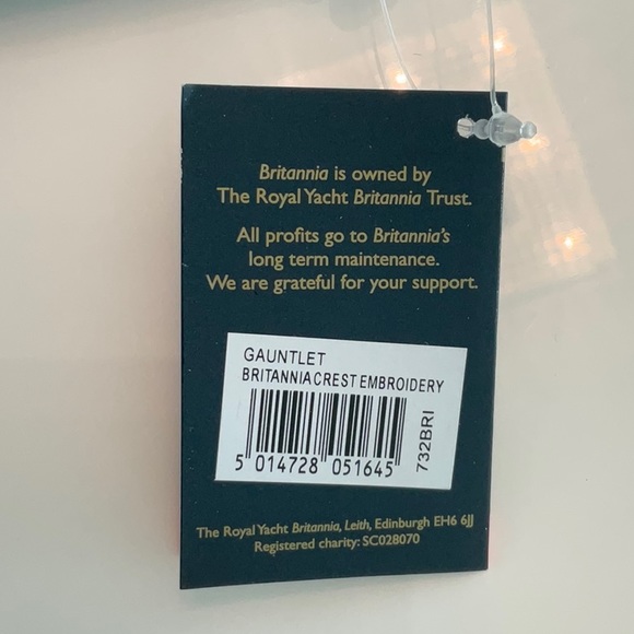 NWT Royal yacht Britannia oven mitts set of 2 , black , washable - Picture 4 of 4